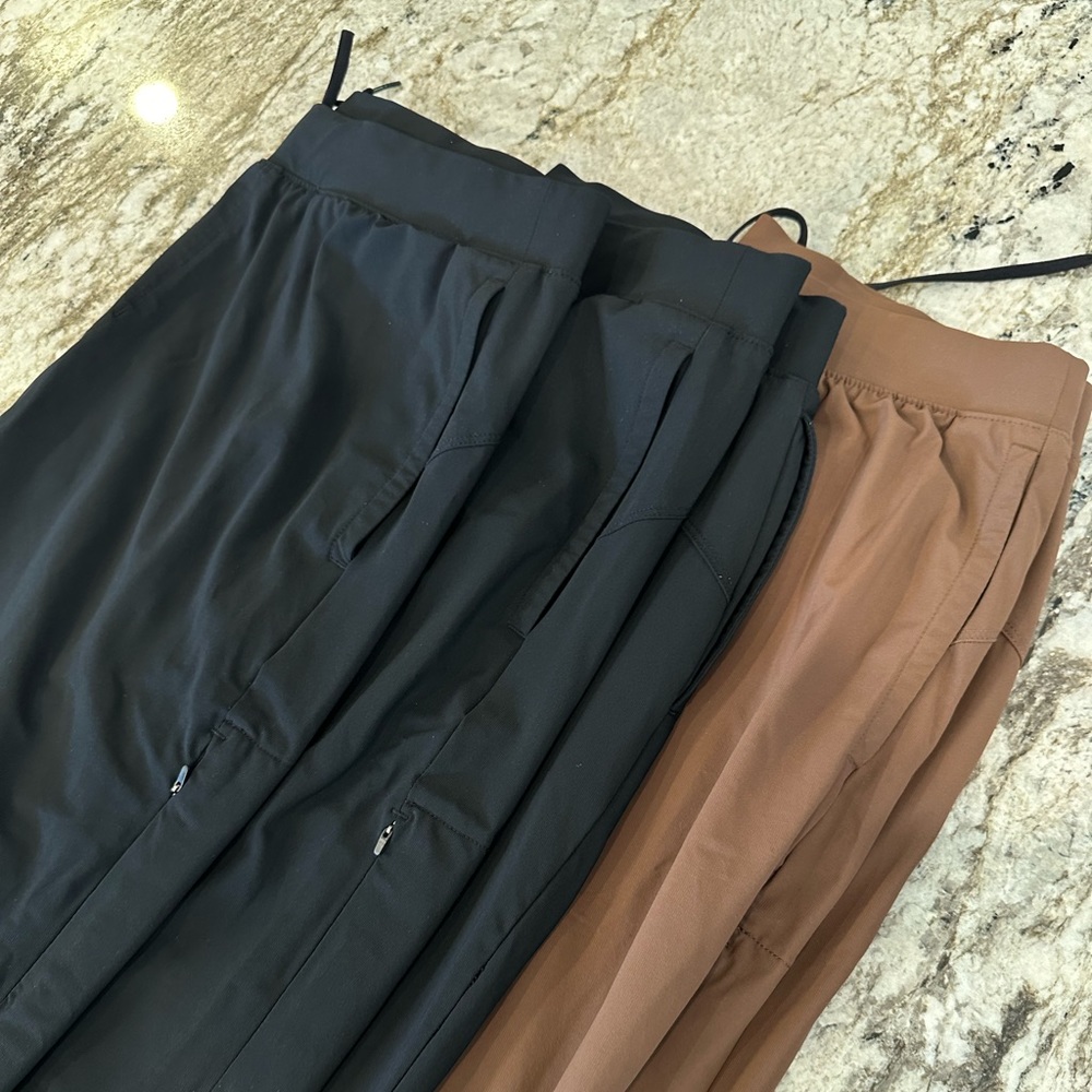 (3 pairs) Old Navy go-dry wrap-knit nylon tapered joggers